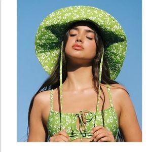Gorgeous beach hat brand new